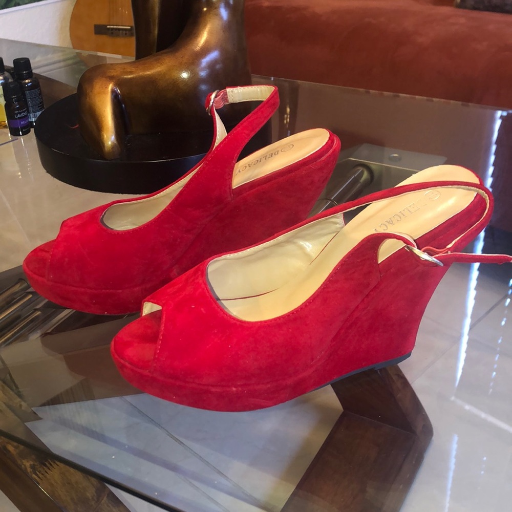 Red pumps